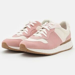 EUC! UGG Retrainers 👟